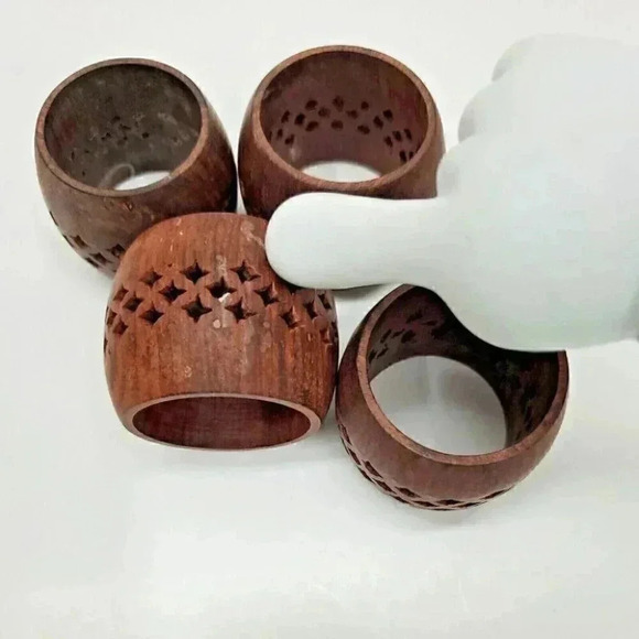 Vintage Teak Napkin Rings Set of 4 Diamond Lace Design - Picture 7 of 7
